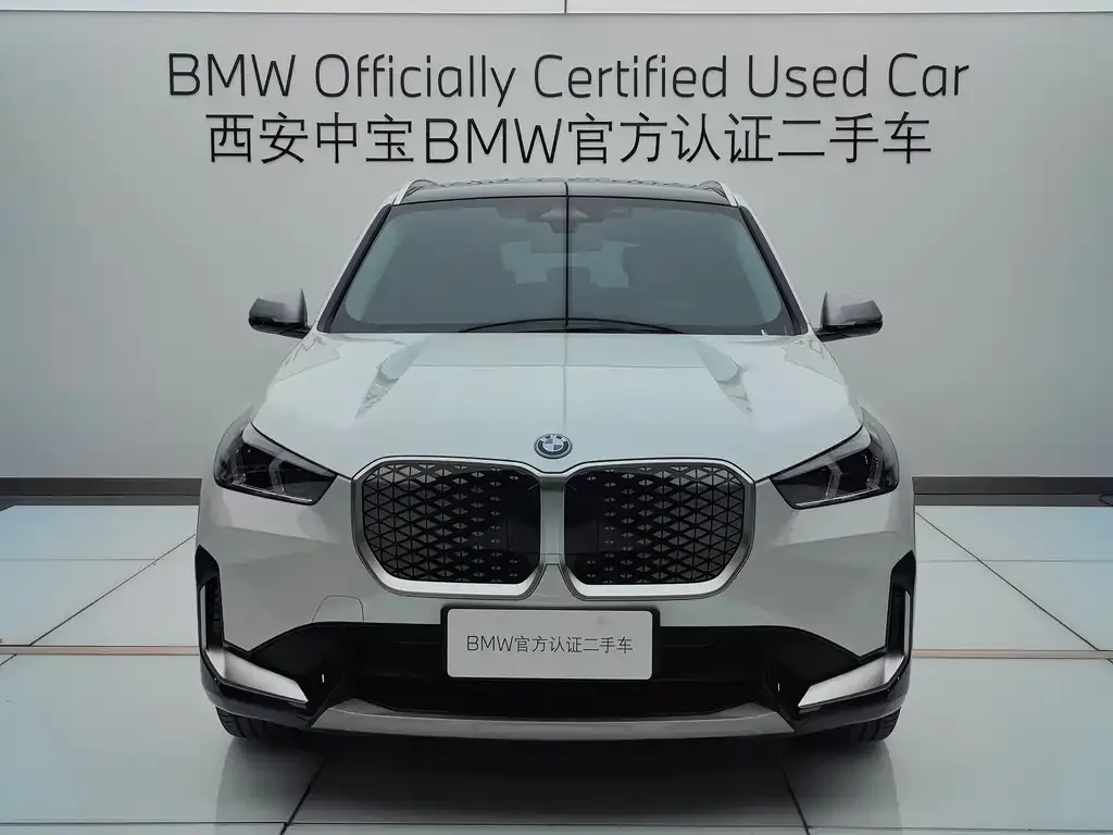 BMW iX1 2025 из CN, фото 2