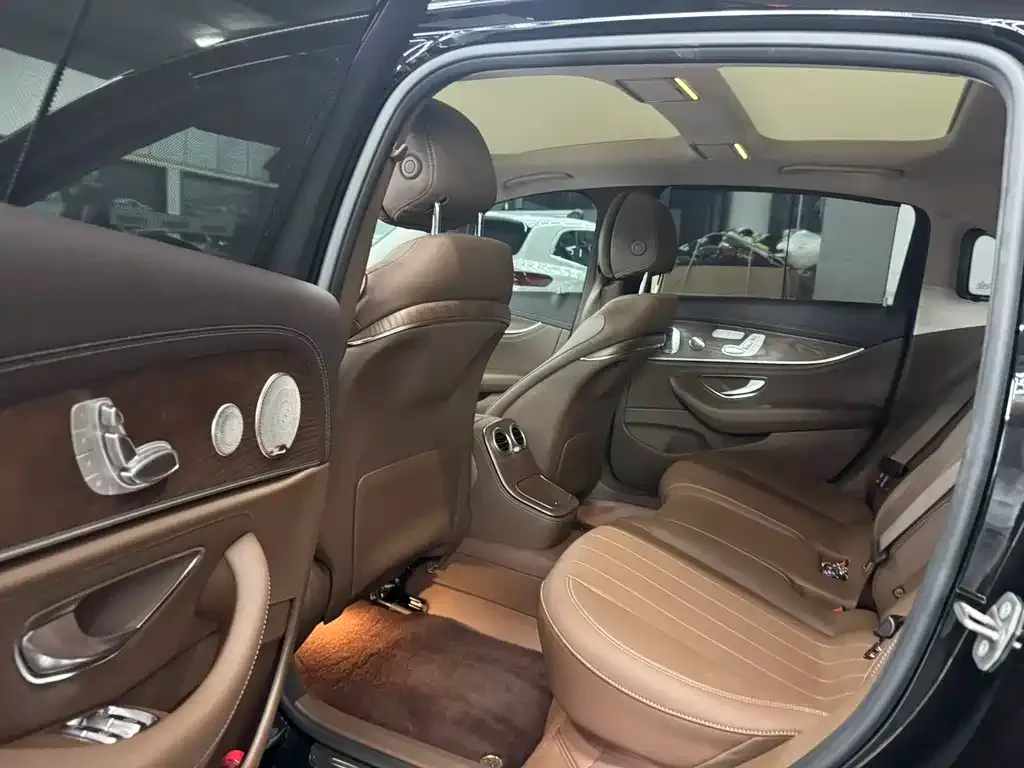 Mercedes-Benz E-Class 2023 из CN, фото 5