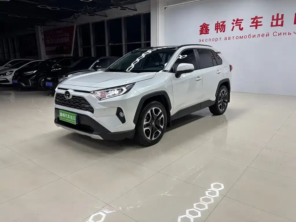 Toyota RAV4 2022 из CN, фото 2