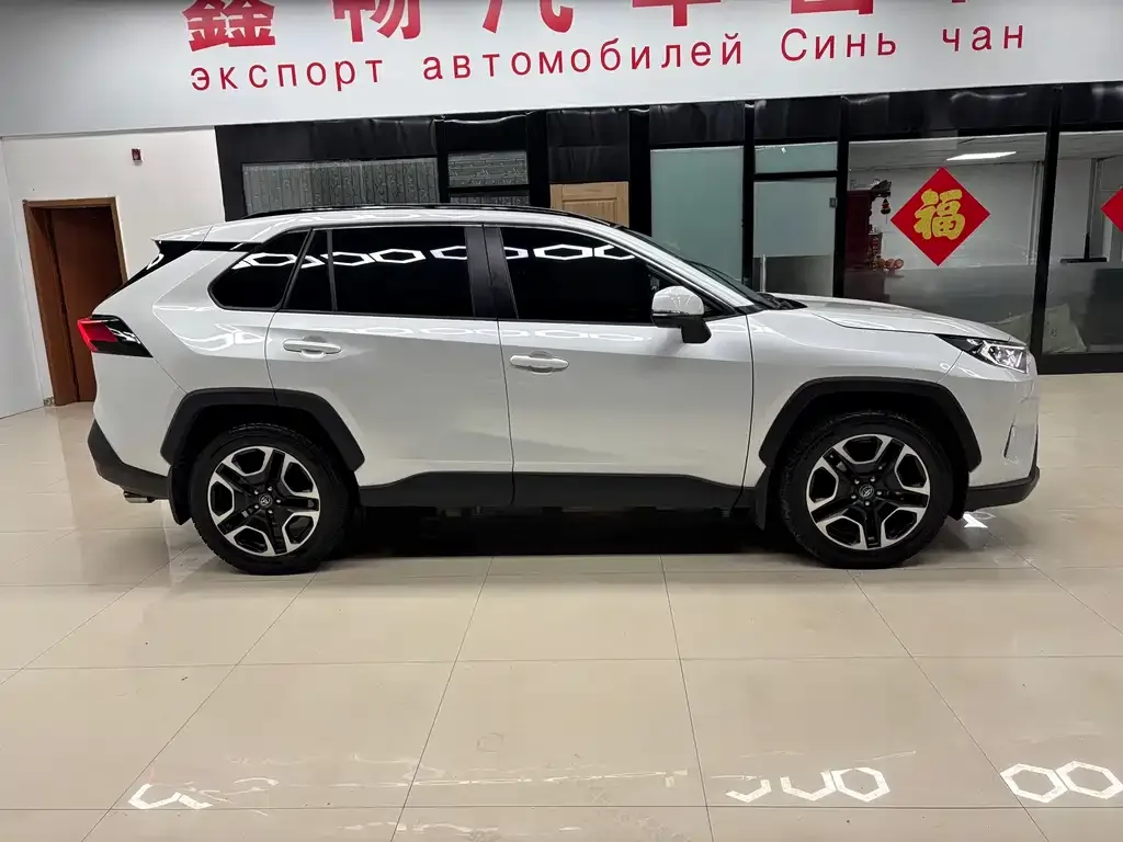 Toyota RAV4 2022 из CN, фото 4