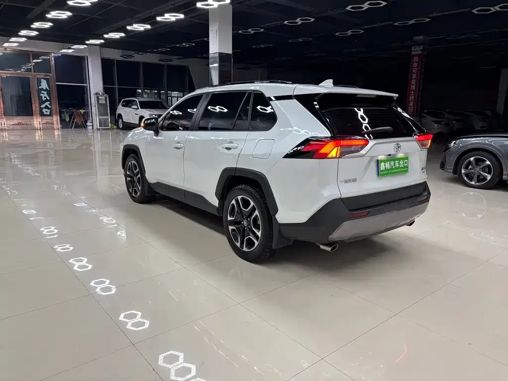 Toyota RAV4 2022 из CN, фото 7