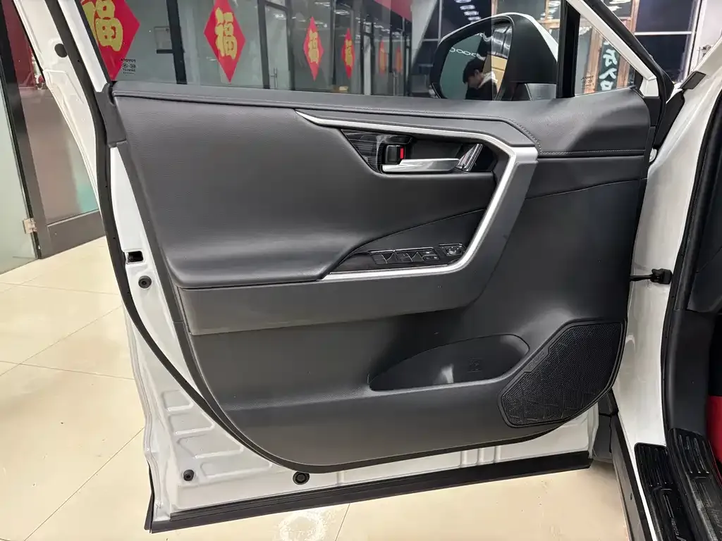 Toyota RAV4 2022 из CN, фото 8