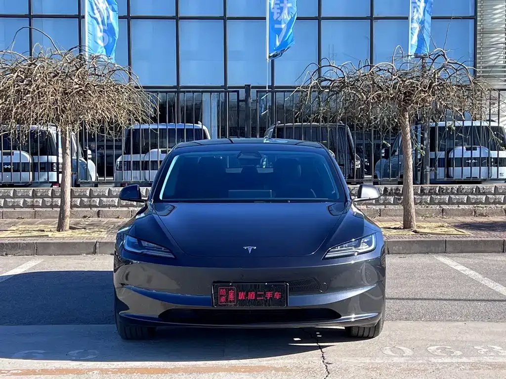 Tesla Model 3 2024 из CN, фото 2