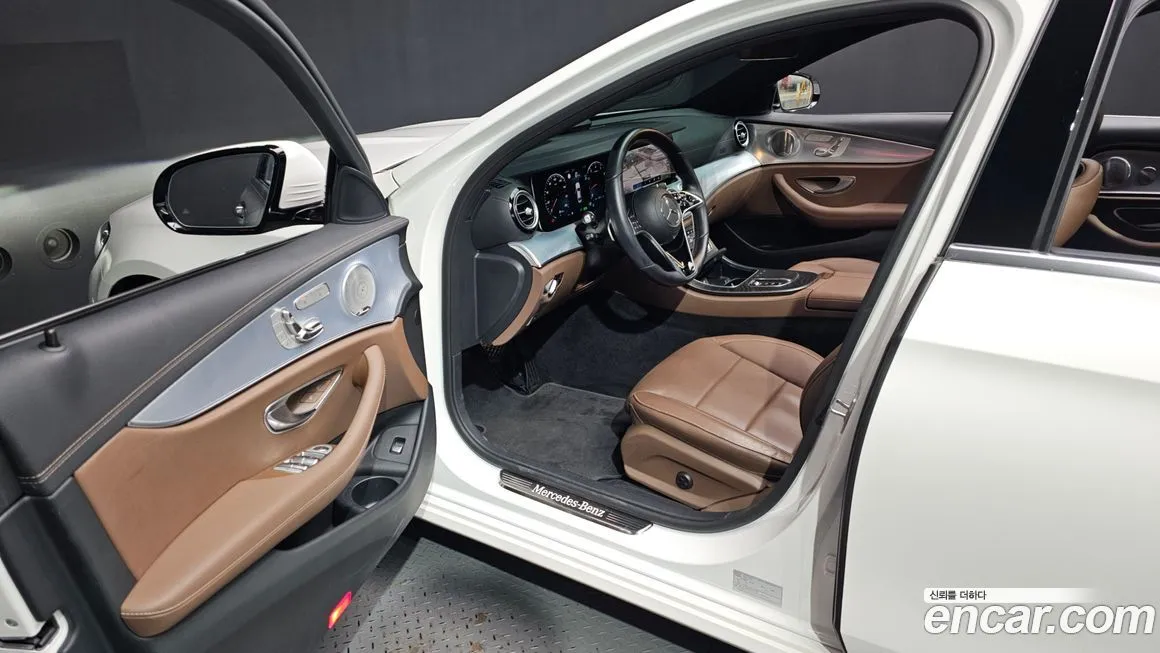 Mercedes-Benz E-Class — фото 10