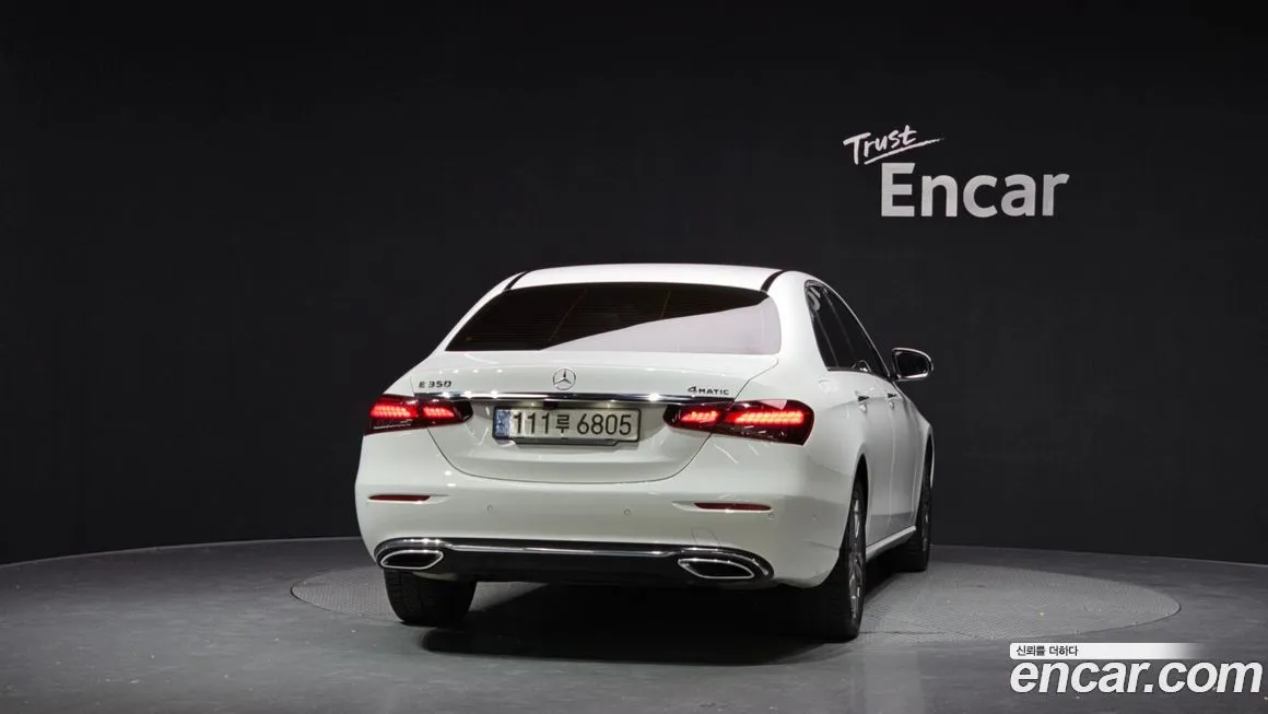 Mercedes-Benz E-Class — фото 4