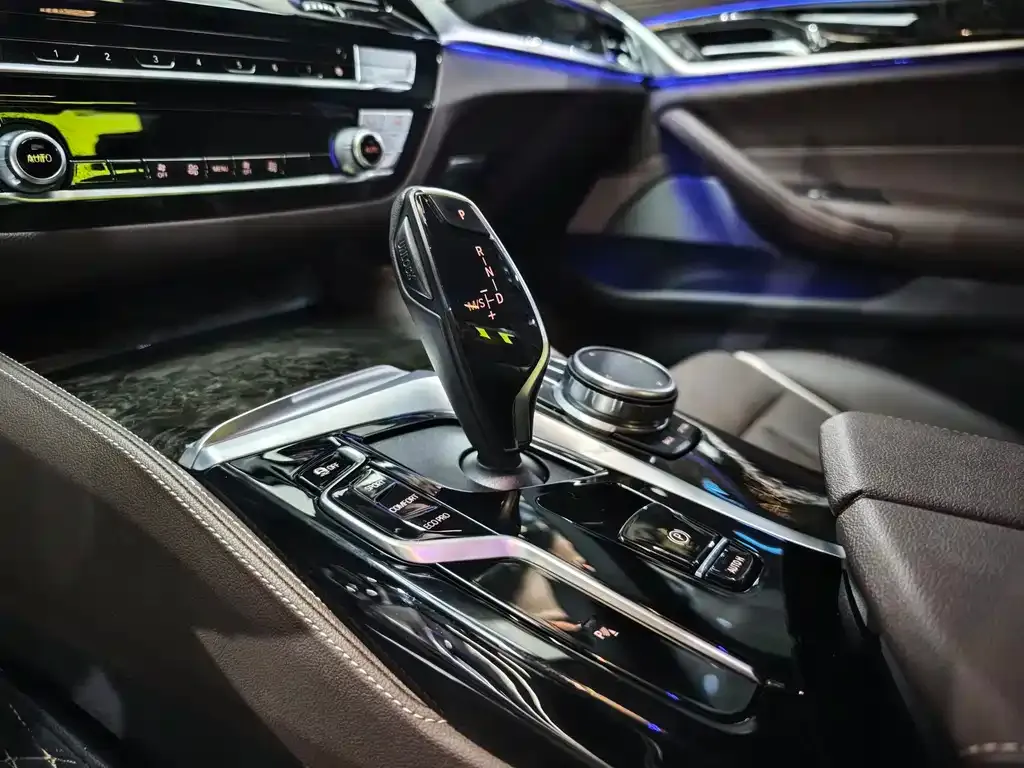 BMW 5 Series 2021 из CN, фото 6