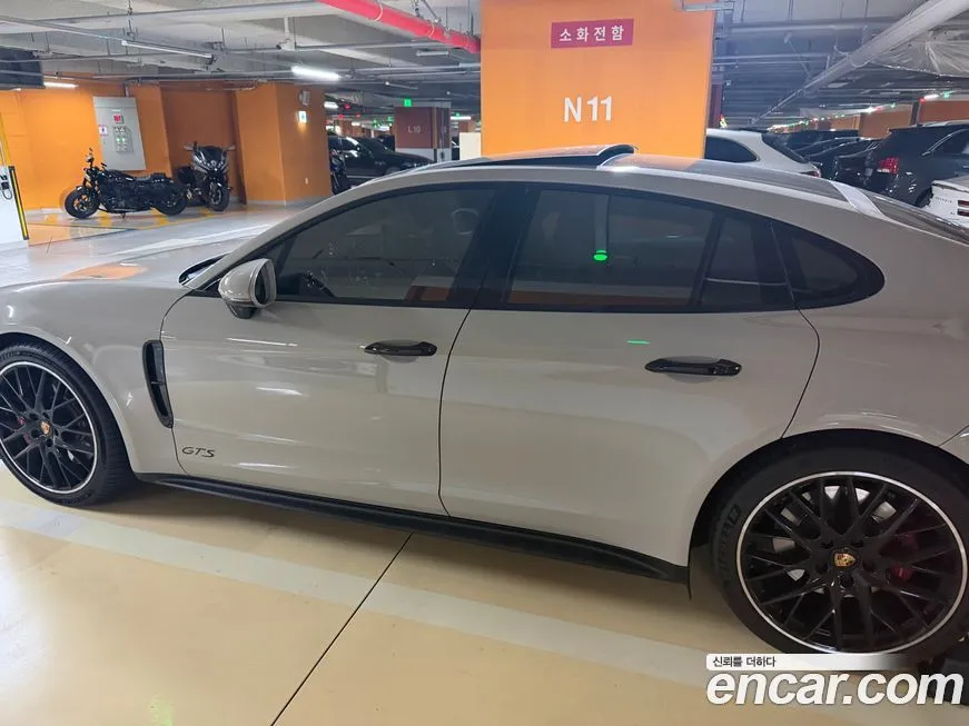 Porsche Panamera 2021 из KR, фото 2