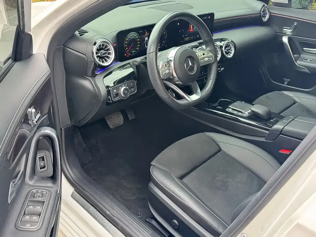 Mercedes-Benz A-Class 2023 из CN, фото 10