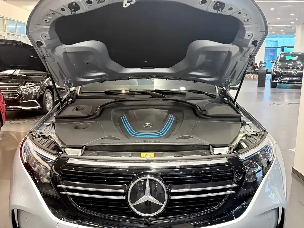 Mercedes-Benz EQC — фото 3