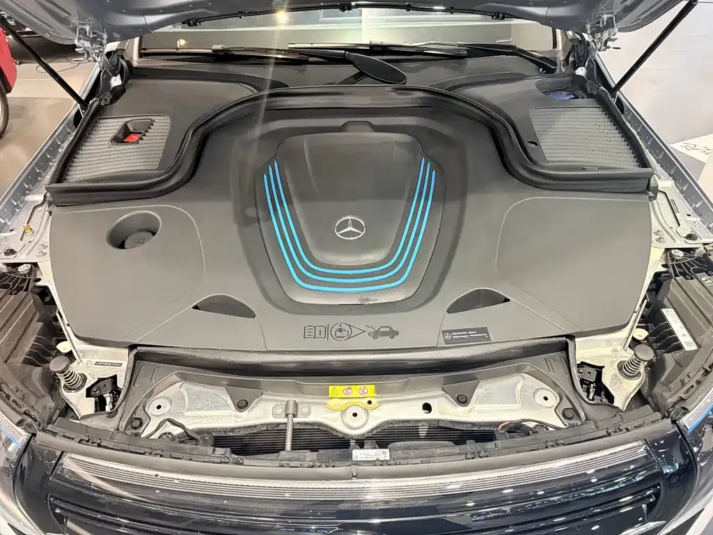 Mercedes-Benz EQC — фото 4