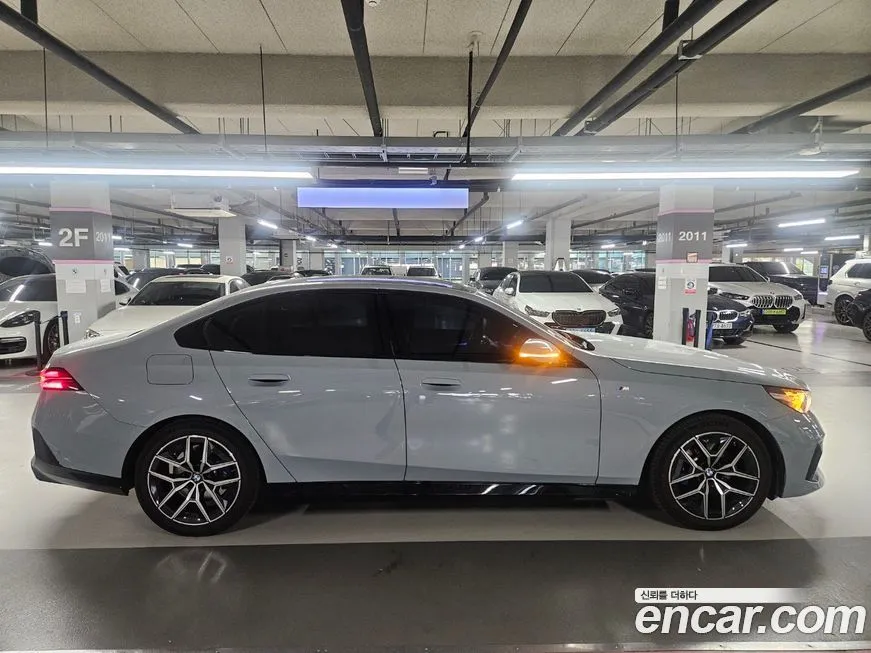 BMW 5-Series 2025 из KR, фото 4