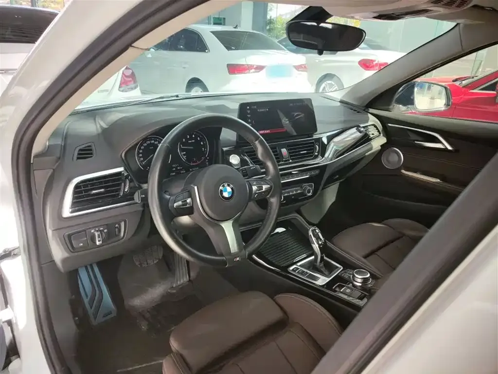 BMW 1 Series 2023 из CN, фото 10