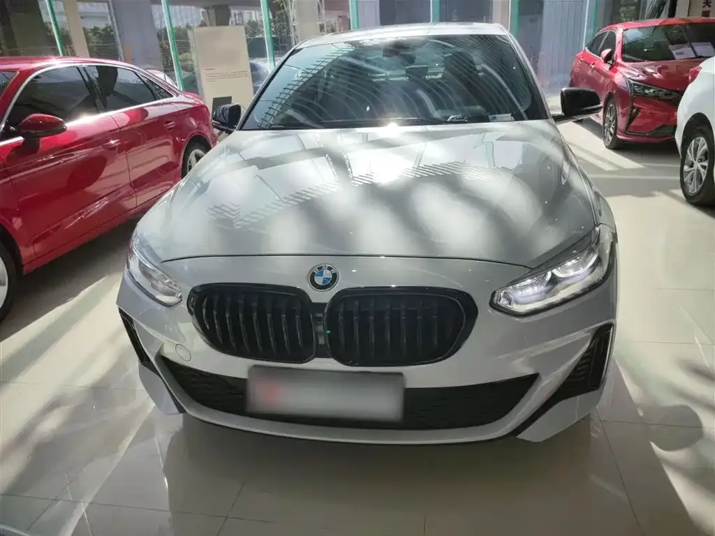BMW 1 Series 2023 из CN, фото 3