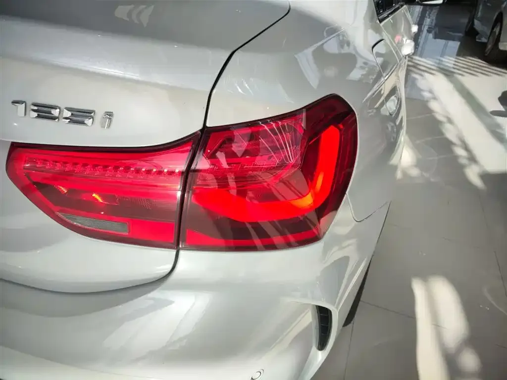 BMW 1 Series 2023 из CN, фото 8