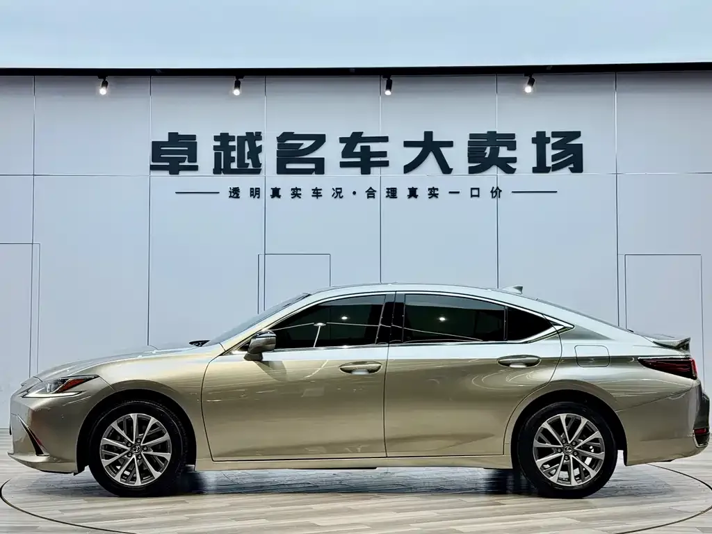Lexus ES — фото 4
