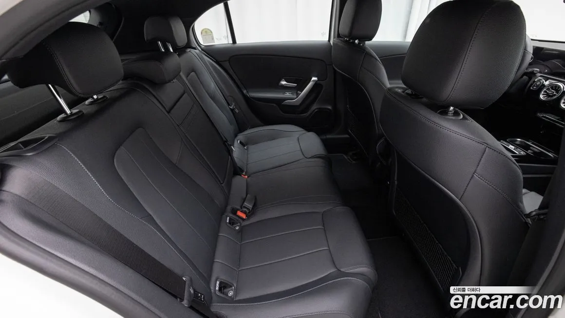 Mercedes-Benz A-Class — фото 10