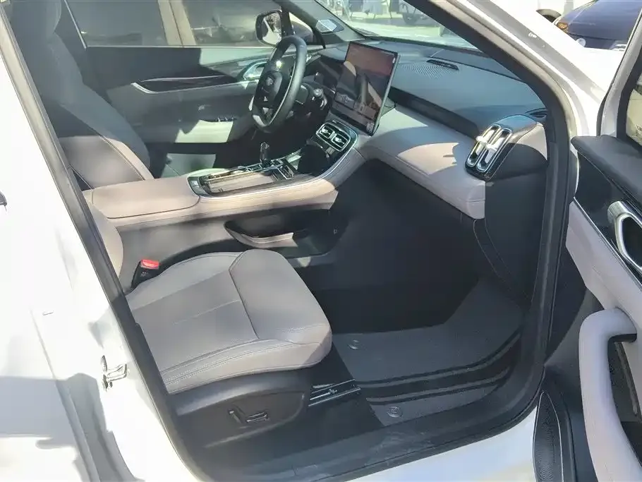 Geely Boyue L 2025 из CN, фото 8