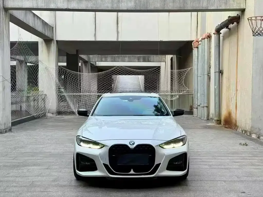 BMW 4 Series 2022 из CN, фото 1