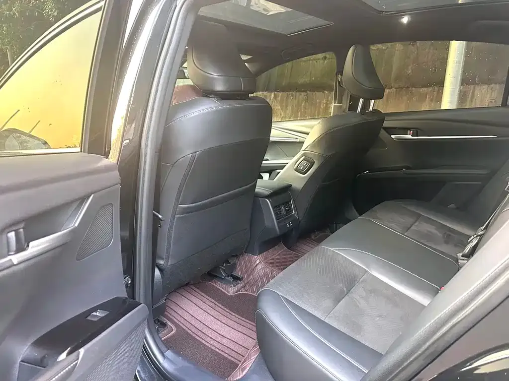 Toyota Camry 2024 из CN, фото 5