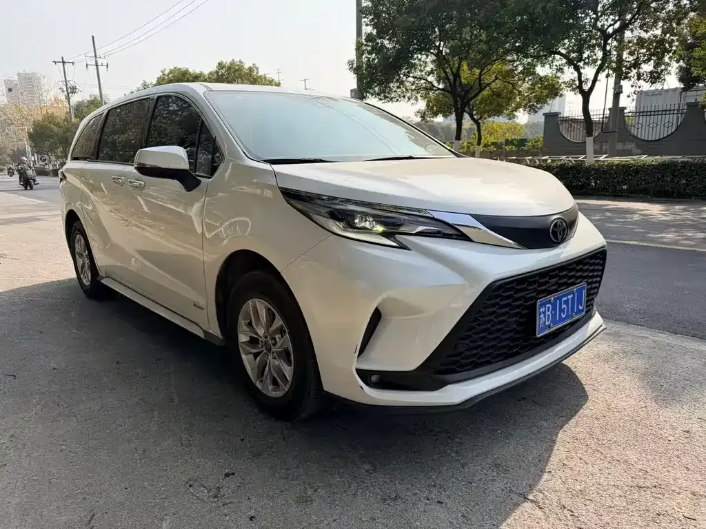 Toyota Granvia 2024 из CN, фото 1