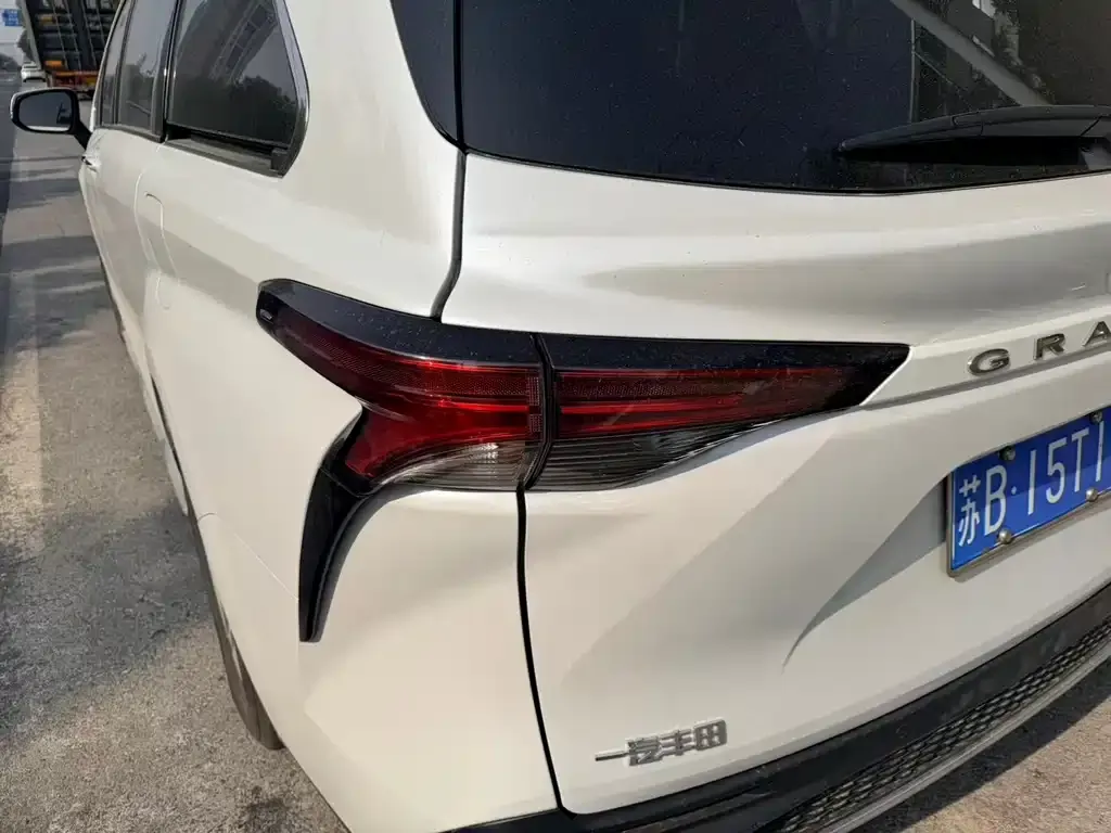 Toyota Granvia 2024 из CN, фото 7