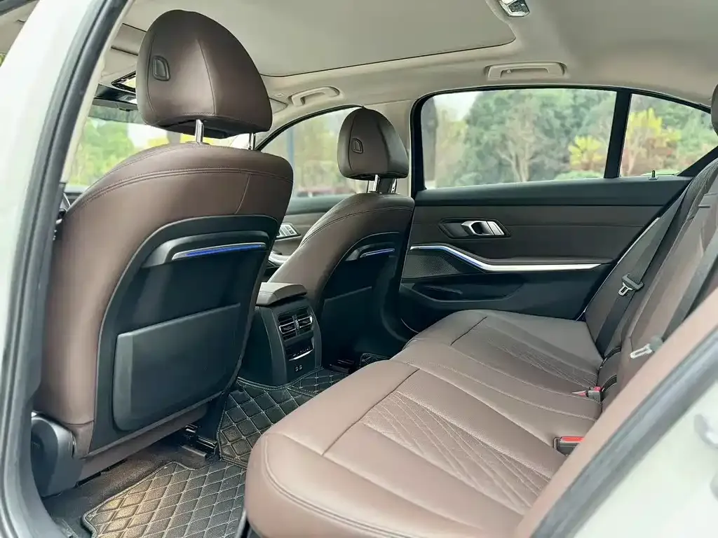 BMW 3 Series 2021 из CN, фото 6