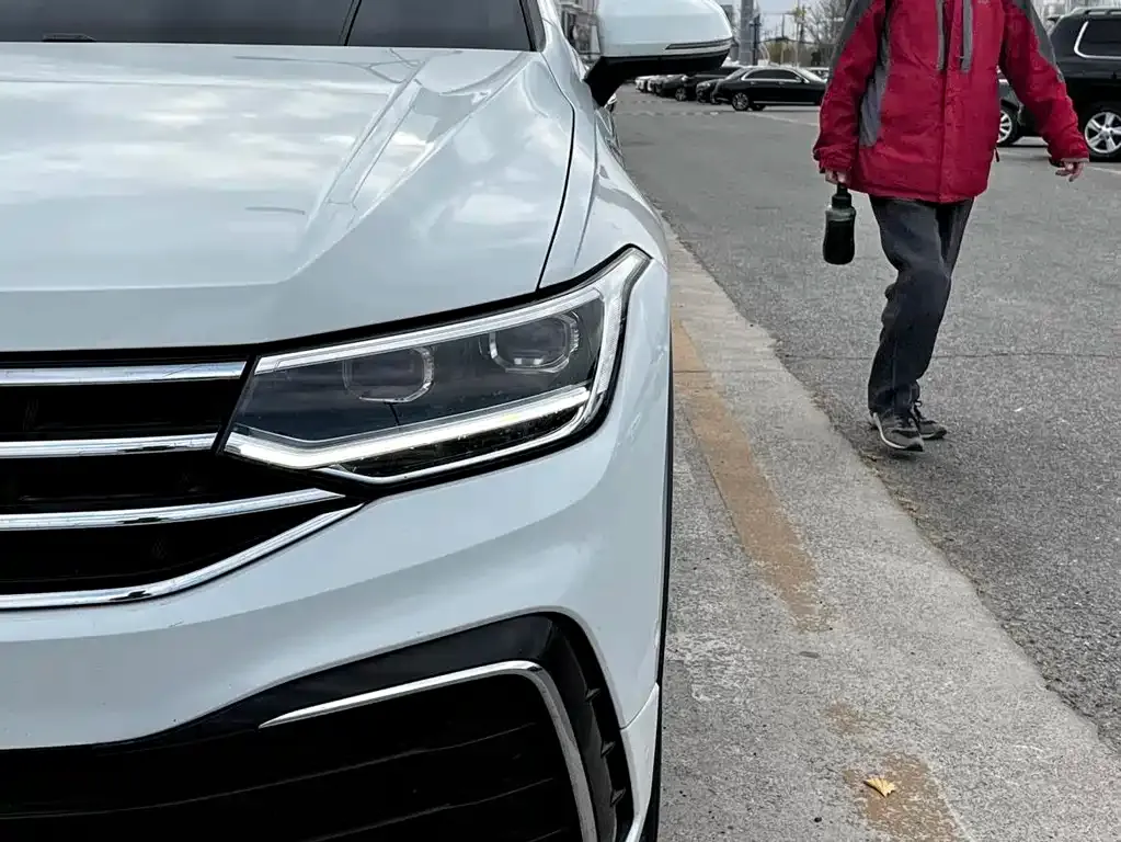 Volkswagen Tiguan L 2022 из CN, фото 8