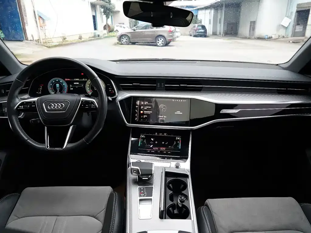 Audi A6L 2023 из CN, фото 5