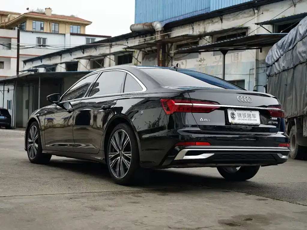Audi A6L 2023 из CN, фото 9