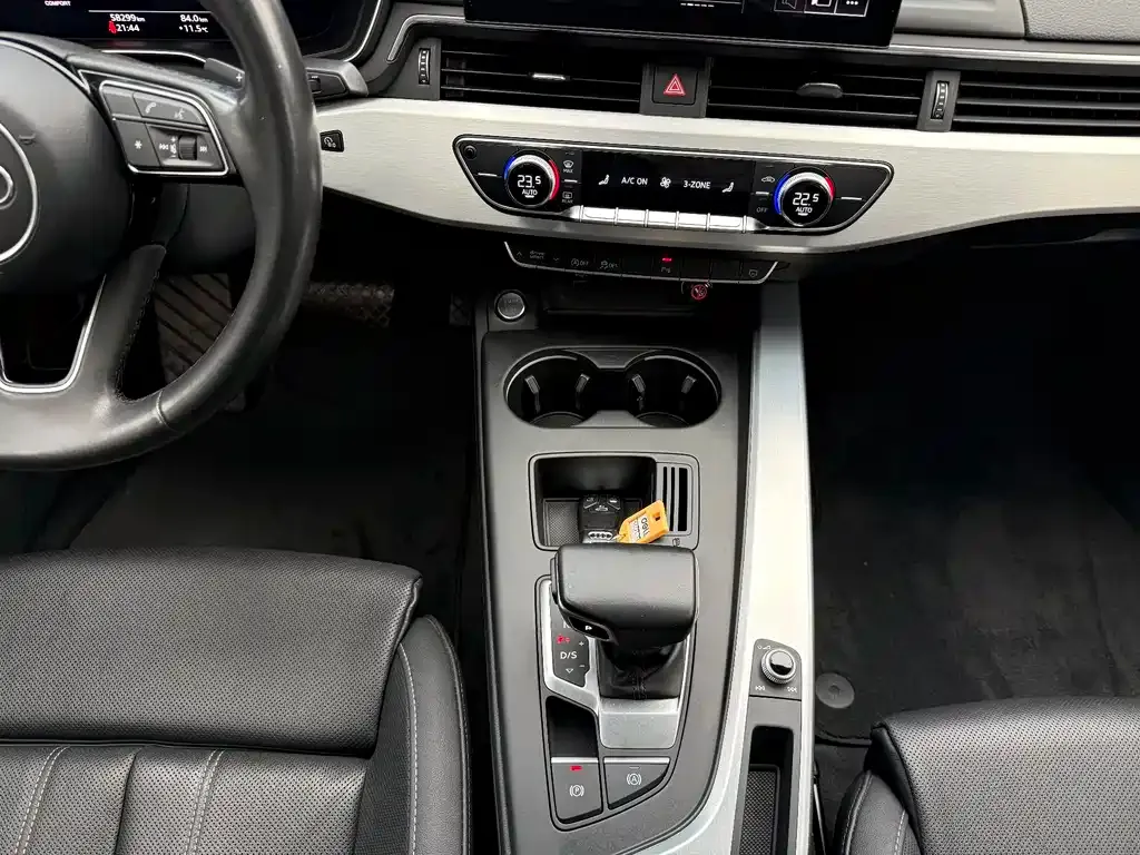 Audi A4L 2022 из CN, фото 9