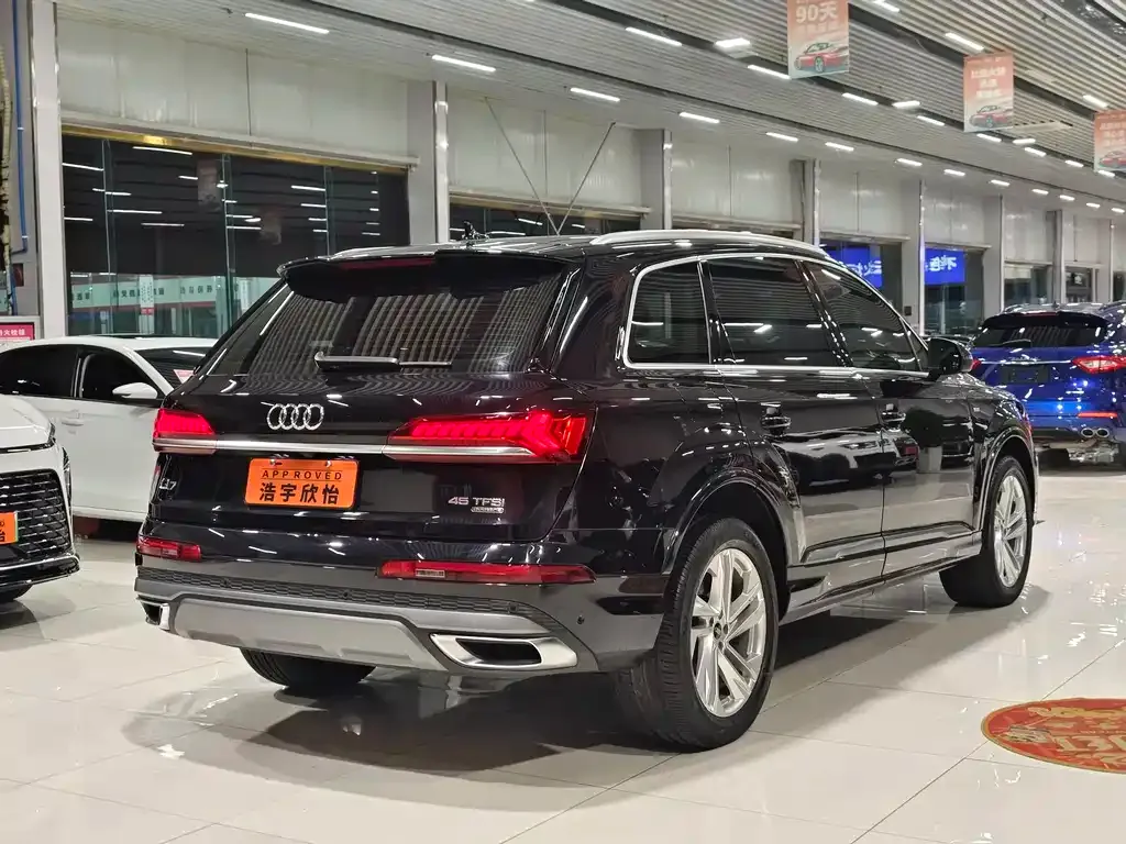Audi Q7 2021 из CN, фото 6