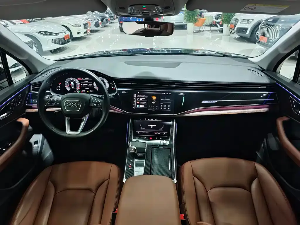 Audi Q7 2021 из CN, фото 9