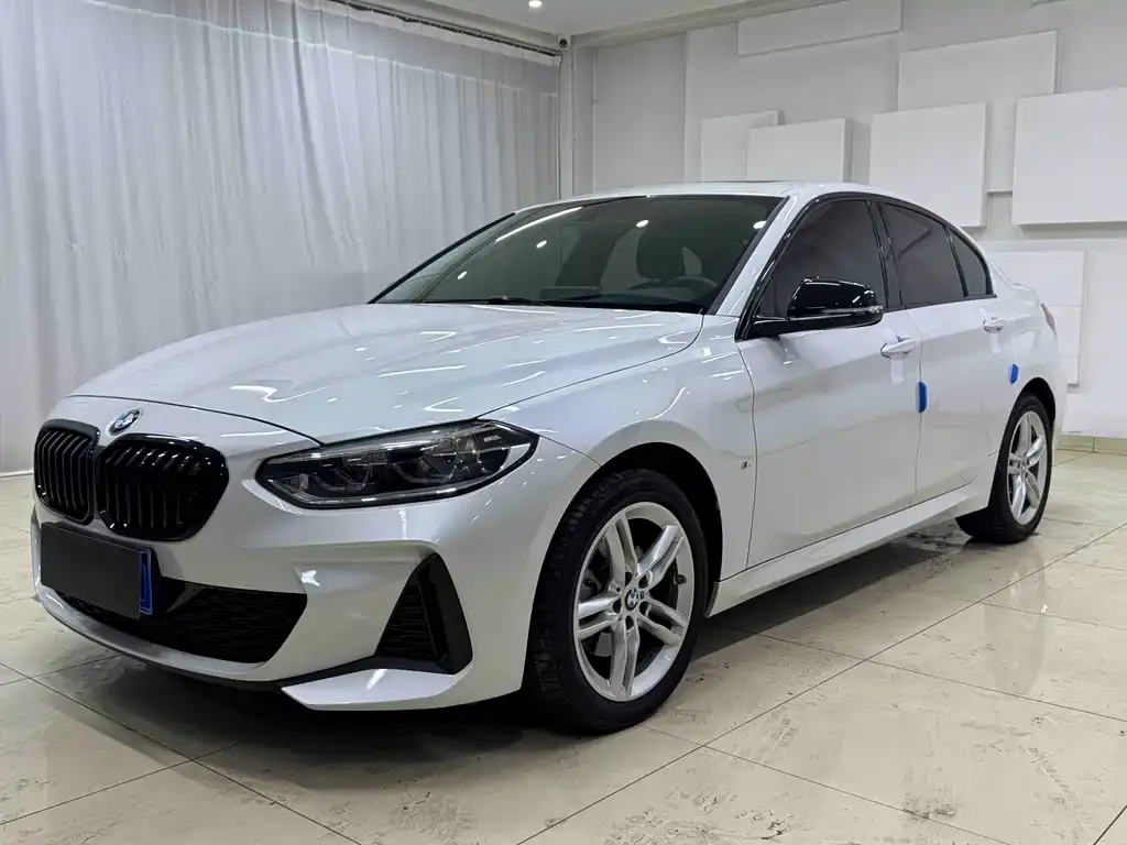BMW 1 Series 2021 из CN, фото 1