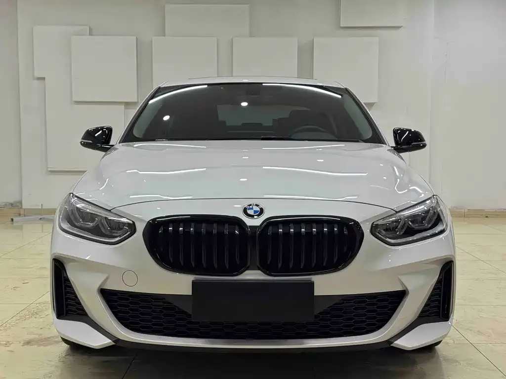 BMW 1 Series 2021 из CN, фото 2