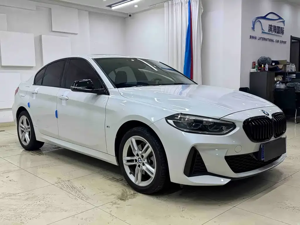 BMW 1 Series 2021 из CN, фото 3