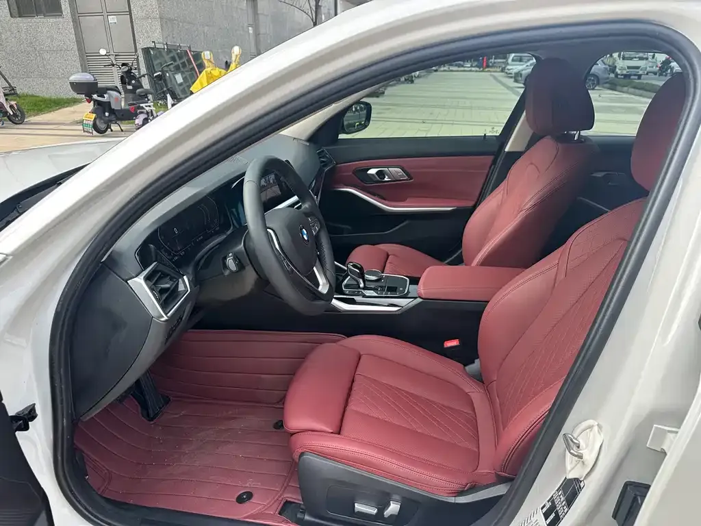 BMW 3 Series 2022 из CN, фото 4