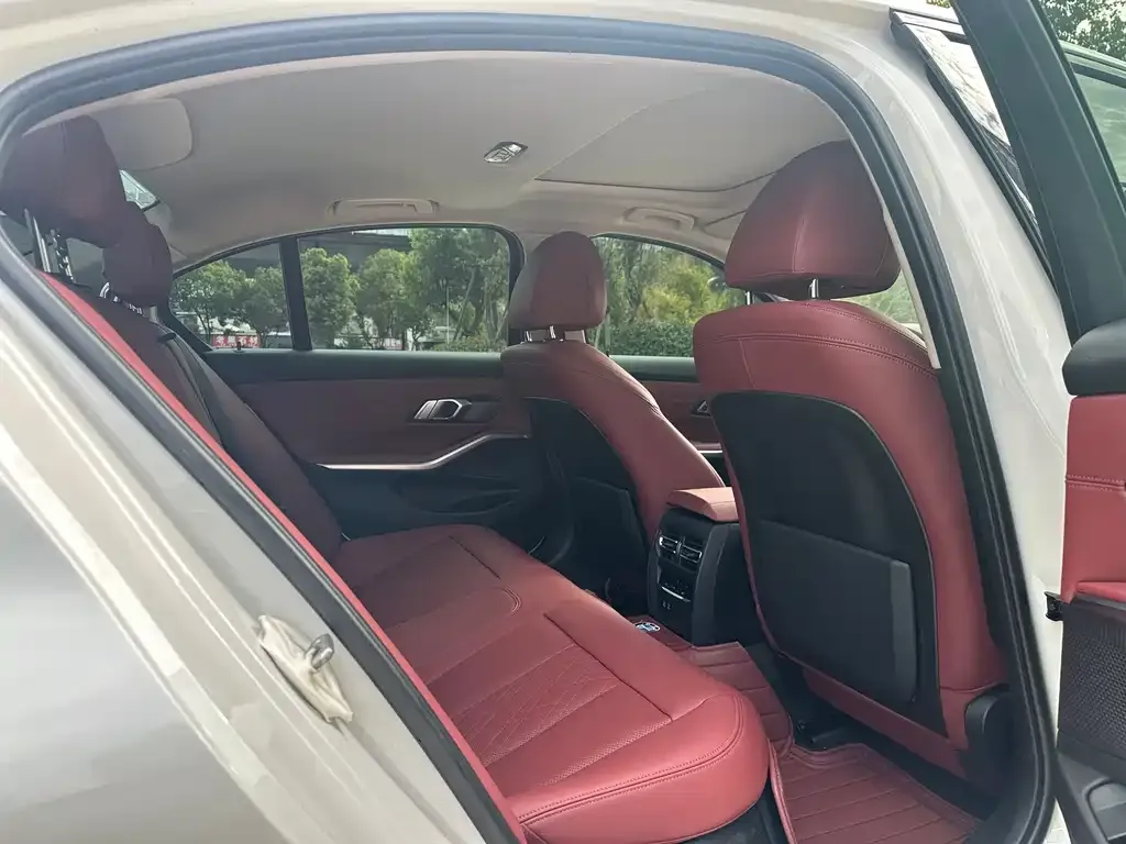 BMW 3 Series 2022 из CN, фото 8