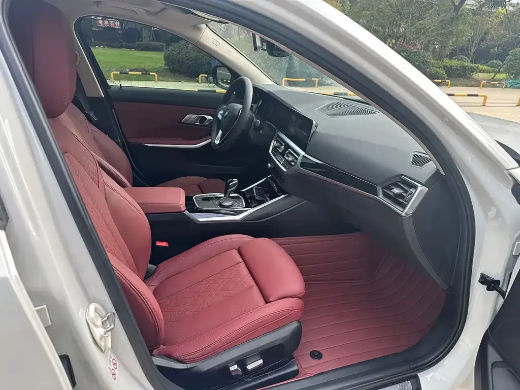 BMW 3 Series 2022 из CN, фото 9