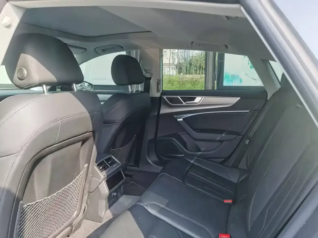 Audi A7 2023 из CN, фото 4