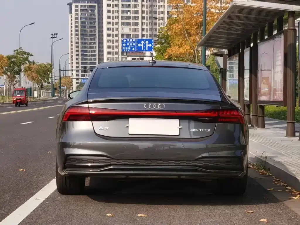 Audi A7 2023 из CN, фото 9