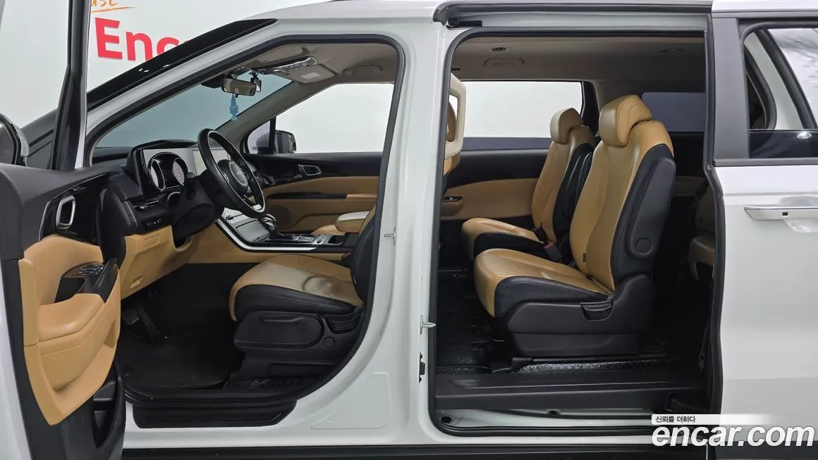 Kia Carnival — фото 10