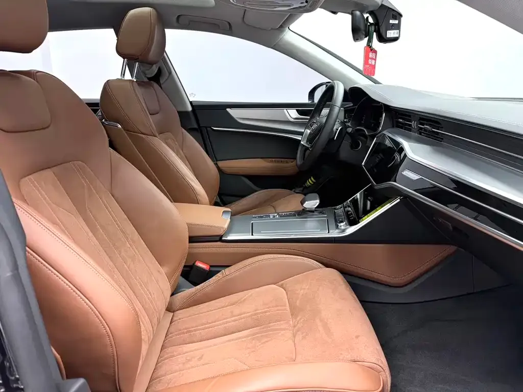Audi A7L 2024 из CN, фото 6