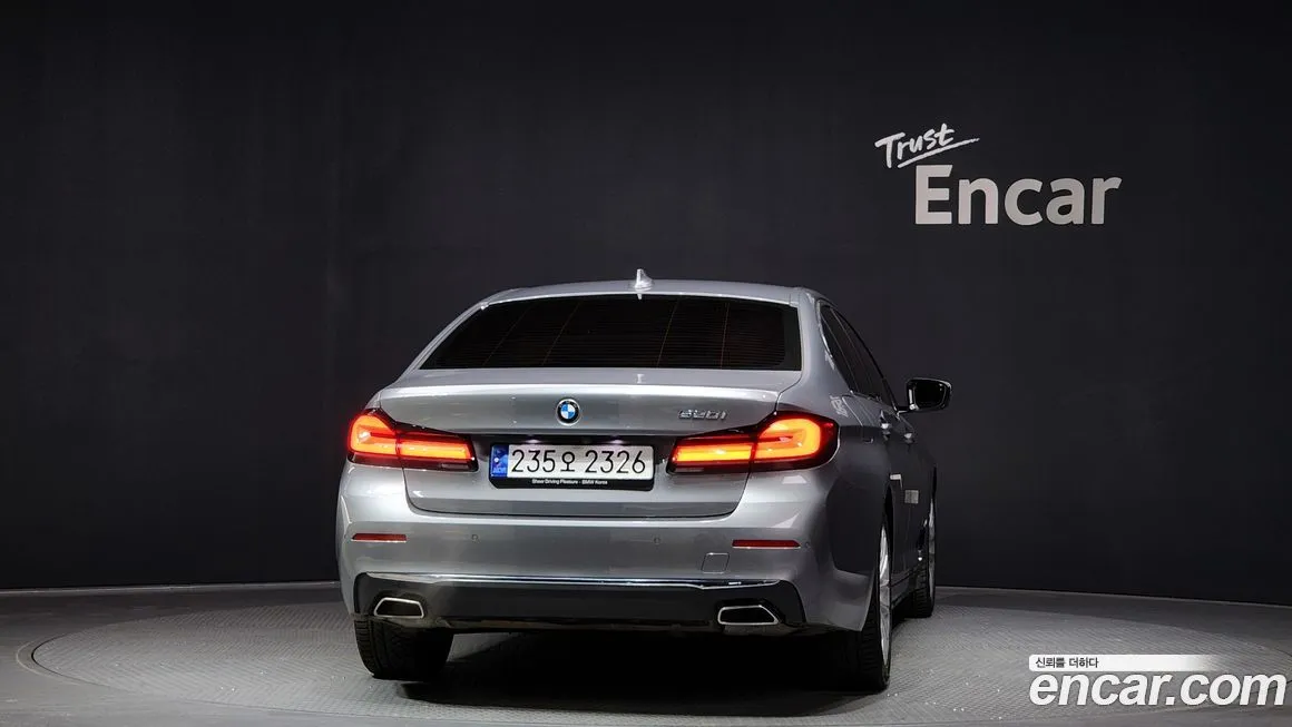 BMW 5-Series — фото 4