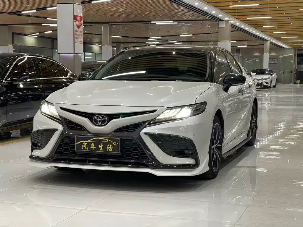 Toyota Camry 2021 из CN, фото 1