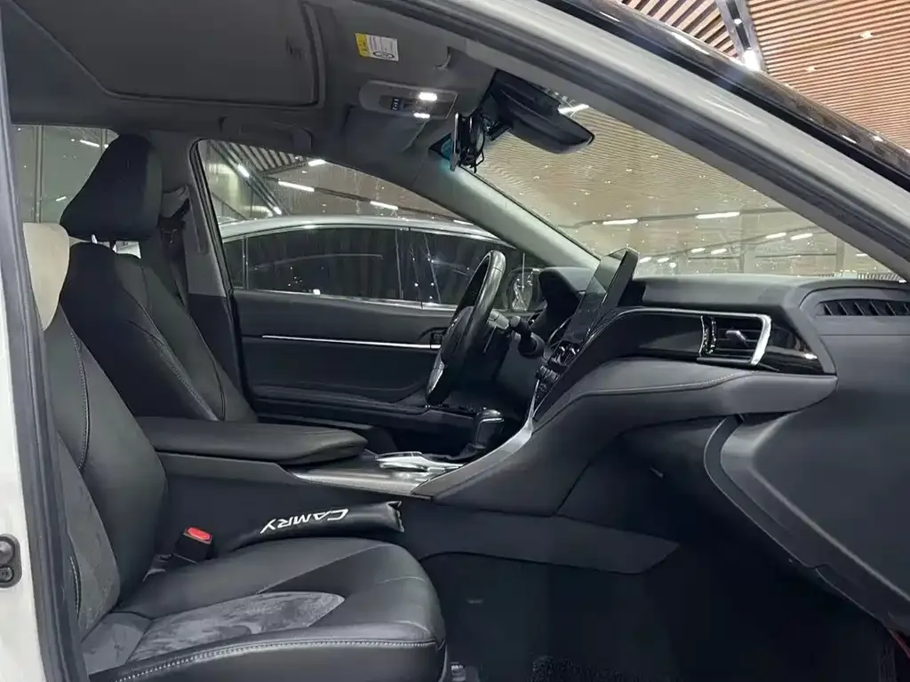 Toyota Camry 2021 из CN, фото 4