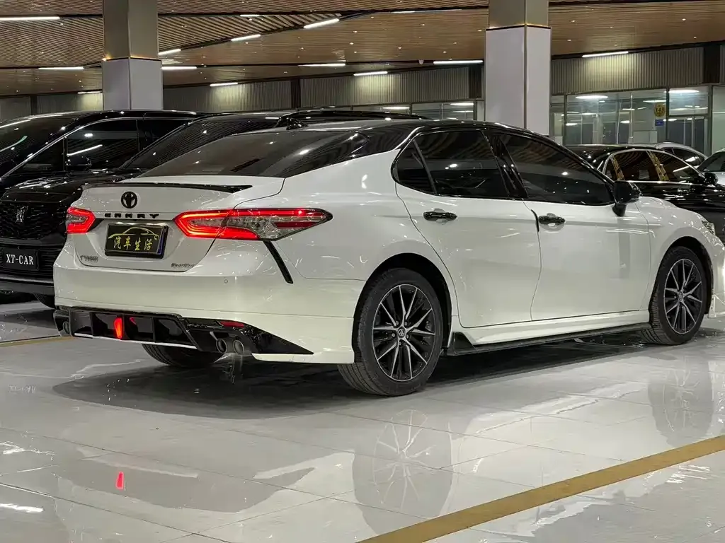Toyota Camry 2021 из CN, фото 7