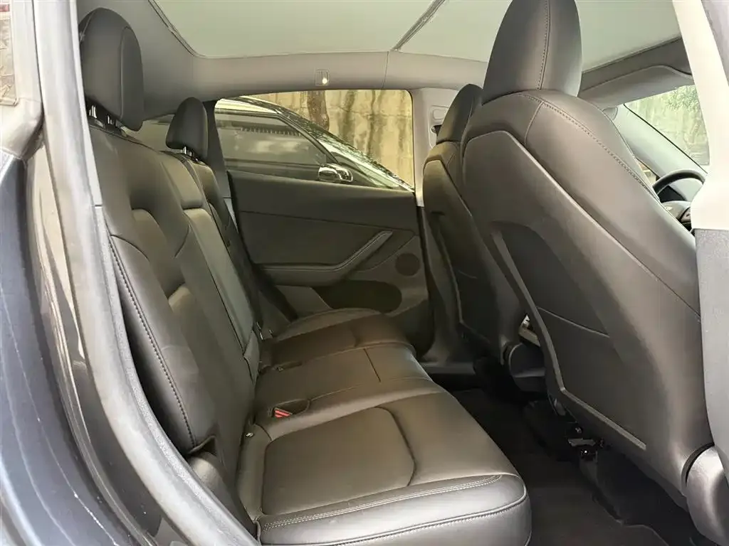 Tesla Model Y 2024 из CN, фото 8