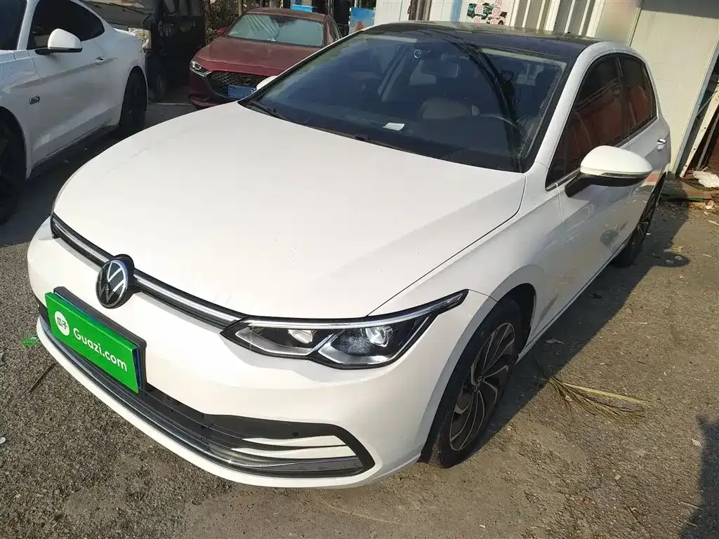 Volkswagen Golf 2023 из CN, фото 1