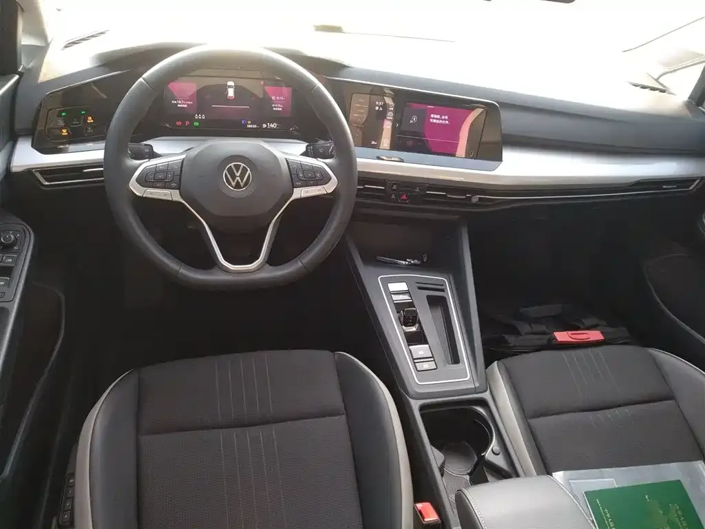 Volkswagen Golf 2023 из CN, фото 10