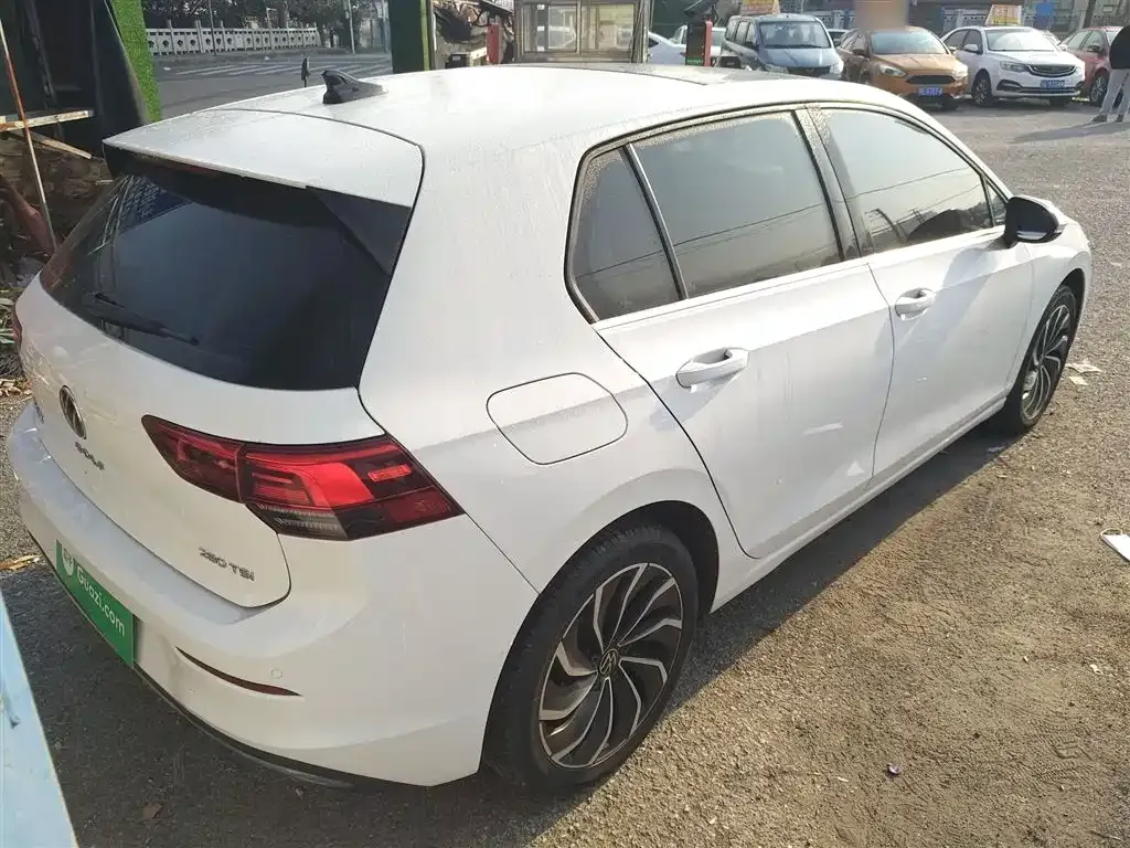 Volkswagen Golf 2023 из CN, фото 7